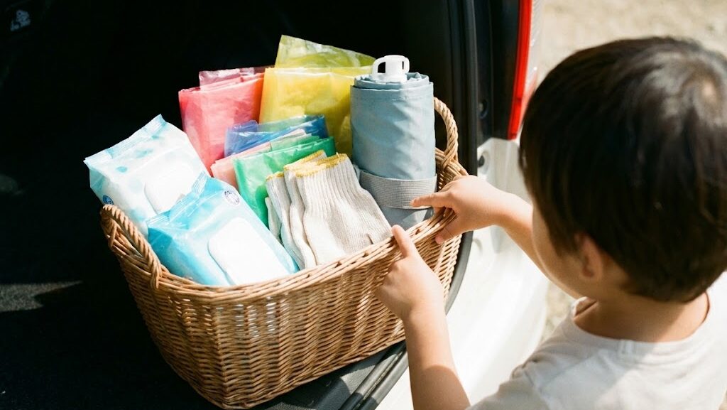 日用品を活用した車載防災グッズ|100均で揃う防災アイテムの例